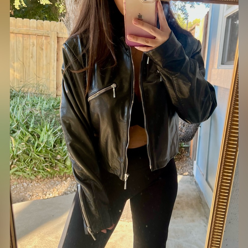 Cropped leather jacket